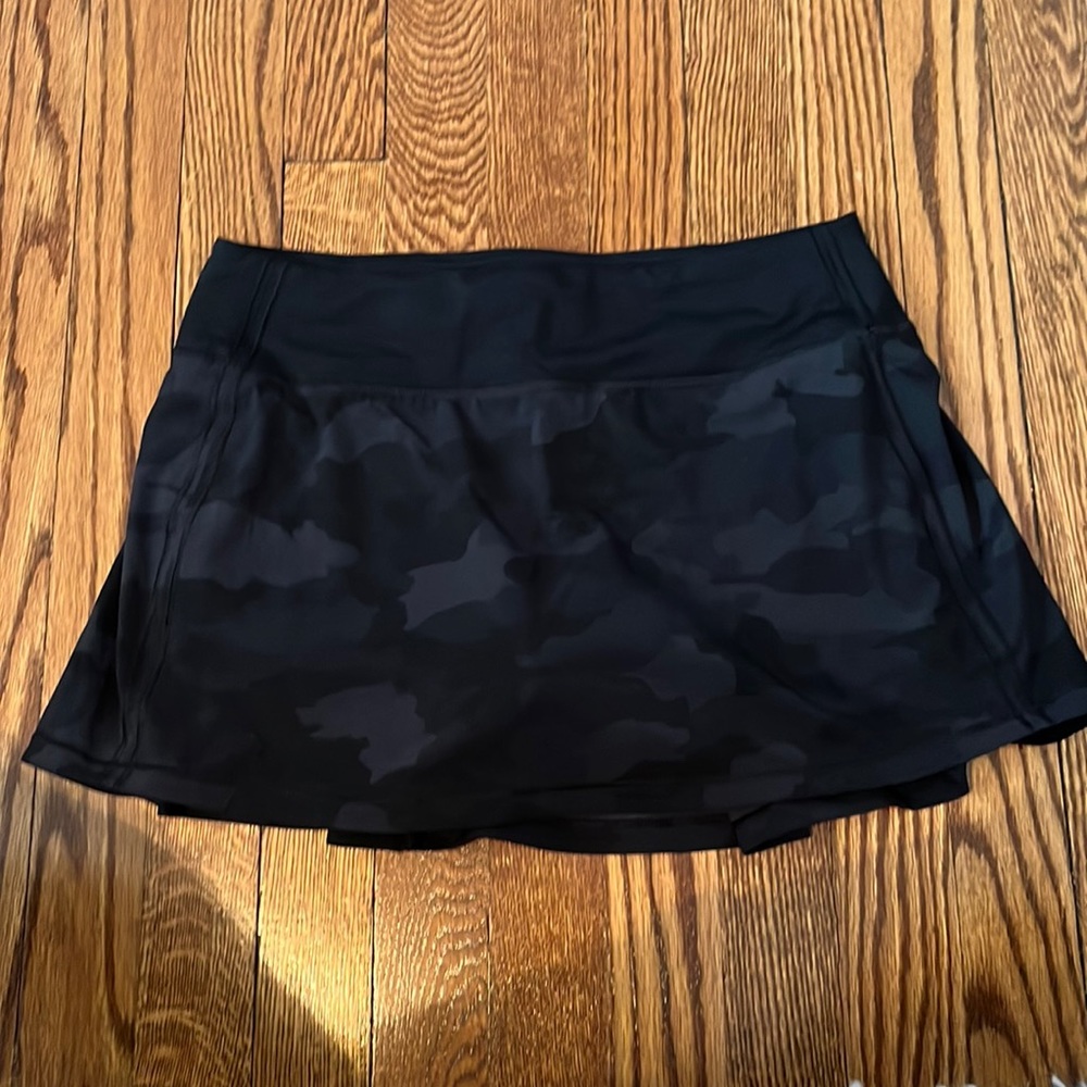 pace revival lululemon skirt SIZE 6 multi color black